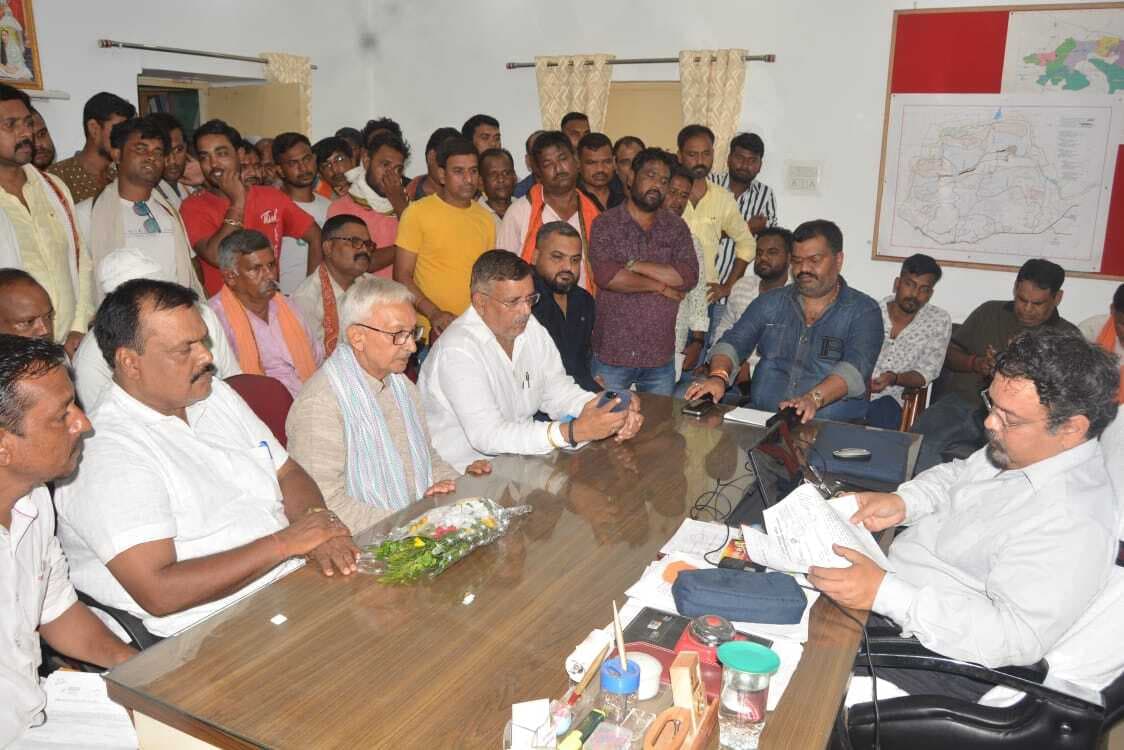 समस्याओं को ले जमसं बच्चा गुट की लोदना जीएम से वार्ता