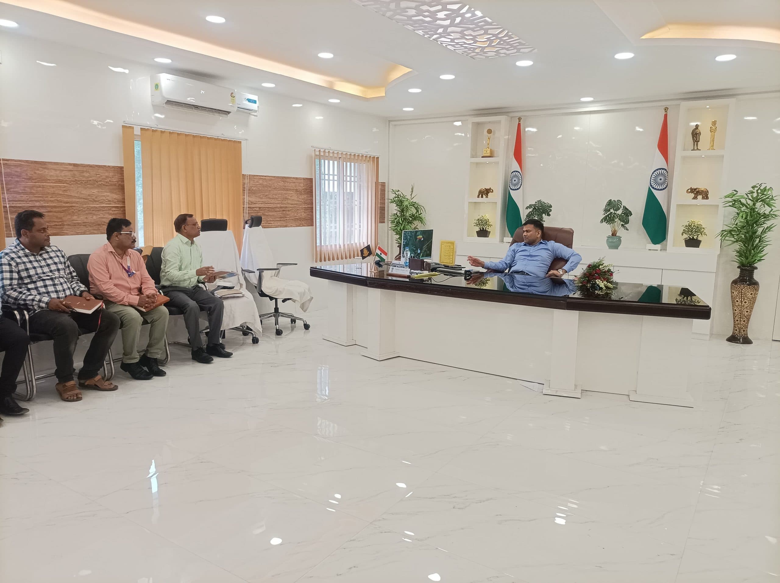 किसानों को अनुदानित दर पर कृषि यंत्र उपलब्ध कराने की बैठक में हुई चर्चा, डीएम ने दिये कई निर्देश