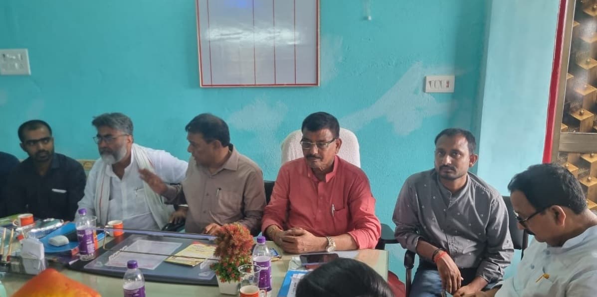 जलजमाव के तात्कालिक व स्थाई समाधान के लिए हुई मैराथन बैठक