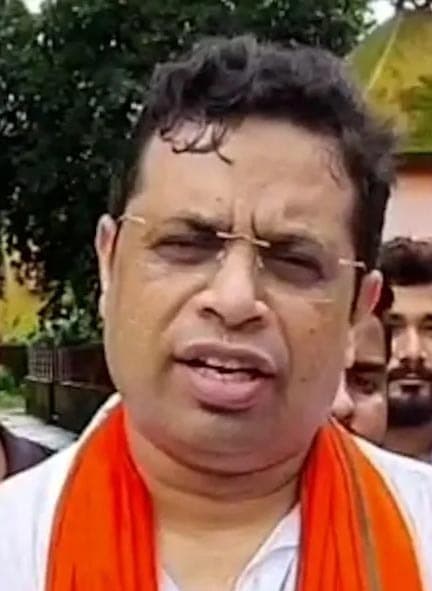 विधाननगर : सौमित्र खां के खिलाफ गिरफ्तारी वारंट