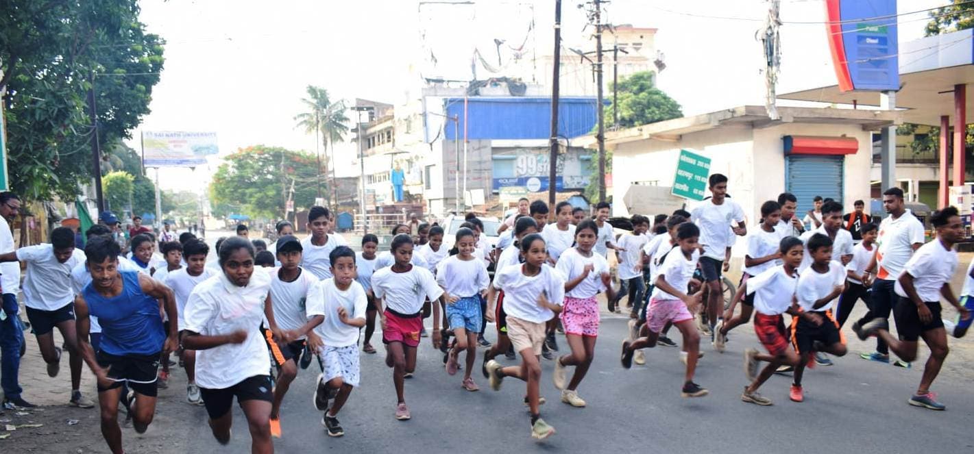 रन फॉर ड्रग फ्री झारखंड की थीम पर युवाओं ने लगायी दौड़, नशा से दूरी बनाने का किया आह्वान