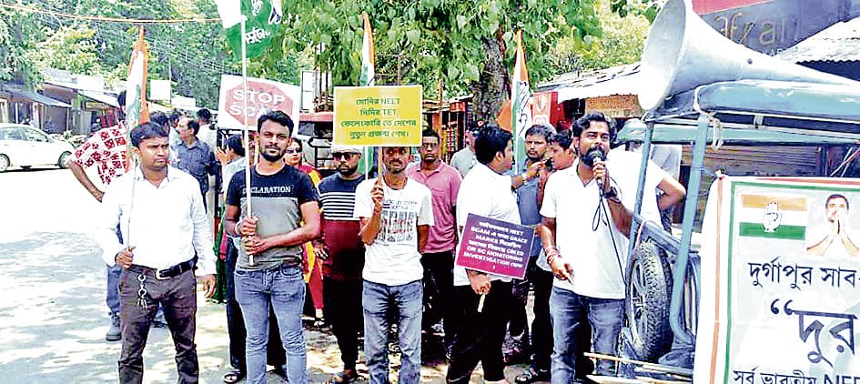 नीट पेपर लीक मामले को लेकर युवा कांग्रेस ने किया विरोध प्रदर्शन