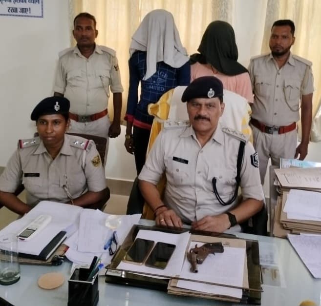 देसी पिस्टल व कारतूस के साथ दो अपराधी गिरफ्तार