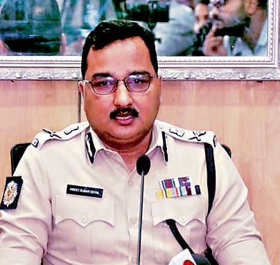 अवैध हॉकरों के खिलाफ जारी रहेगा पुलिस का अभियान : सीपी