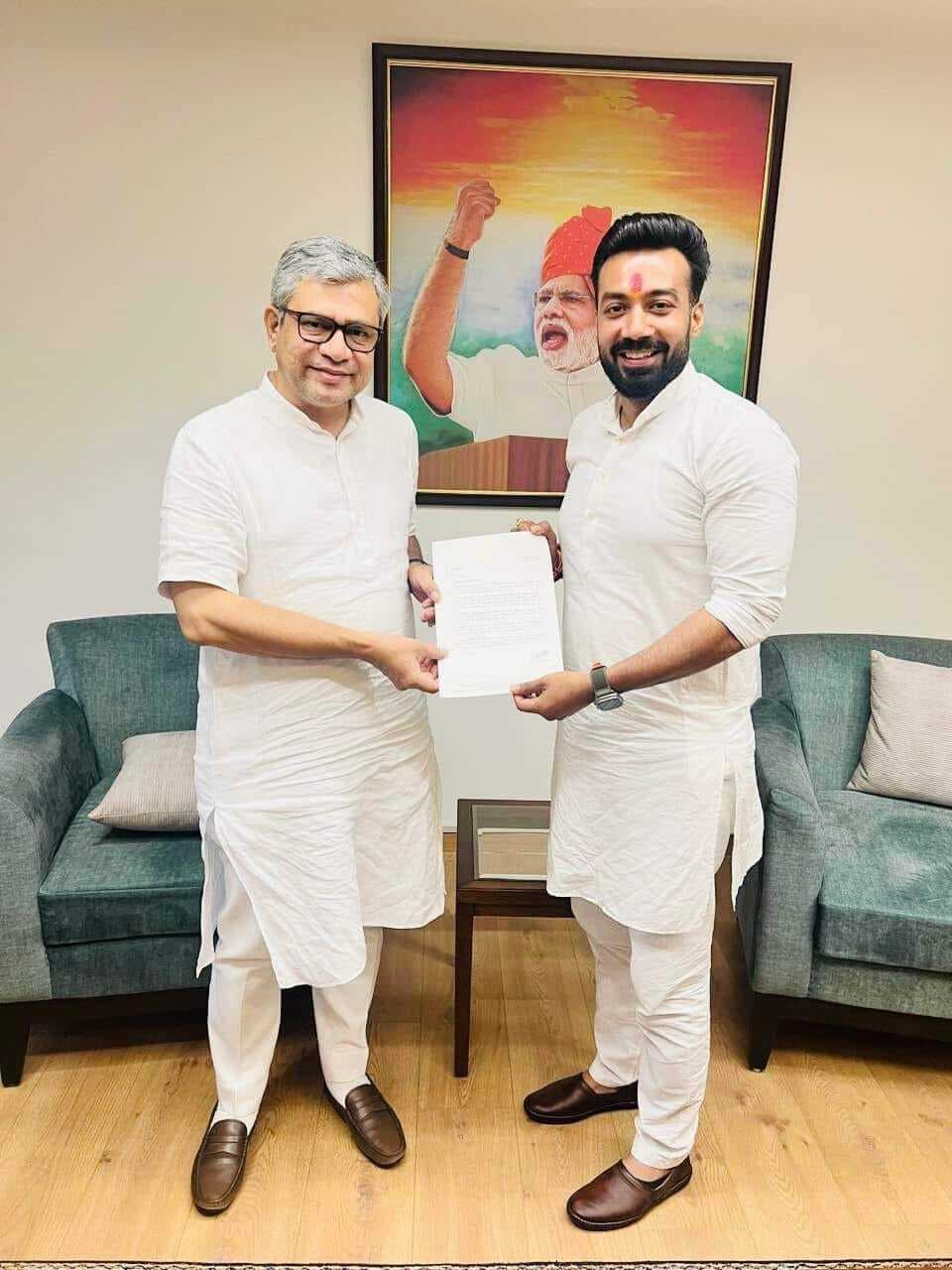 रेलमंत्री से वैशाली एक्सप्रेस के ठहराव की मांग