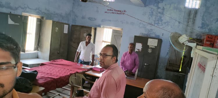 कार्य में कोताही बरतने वाले कर्मियों पर होगी कार्रवाई