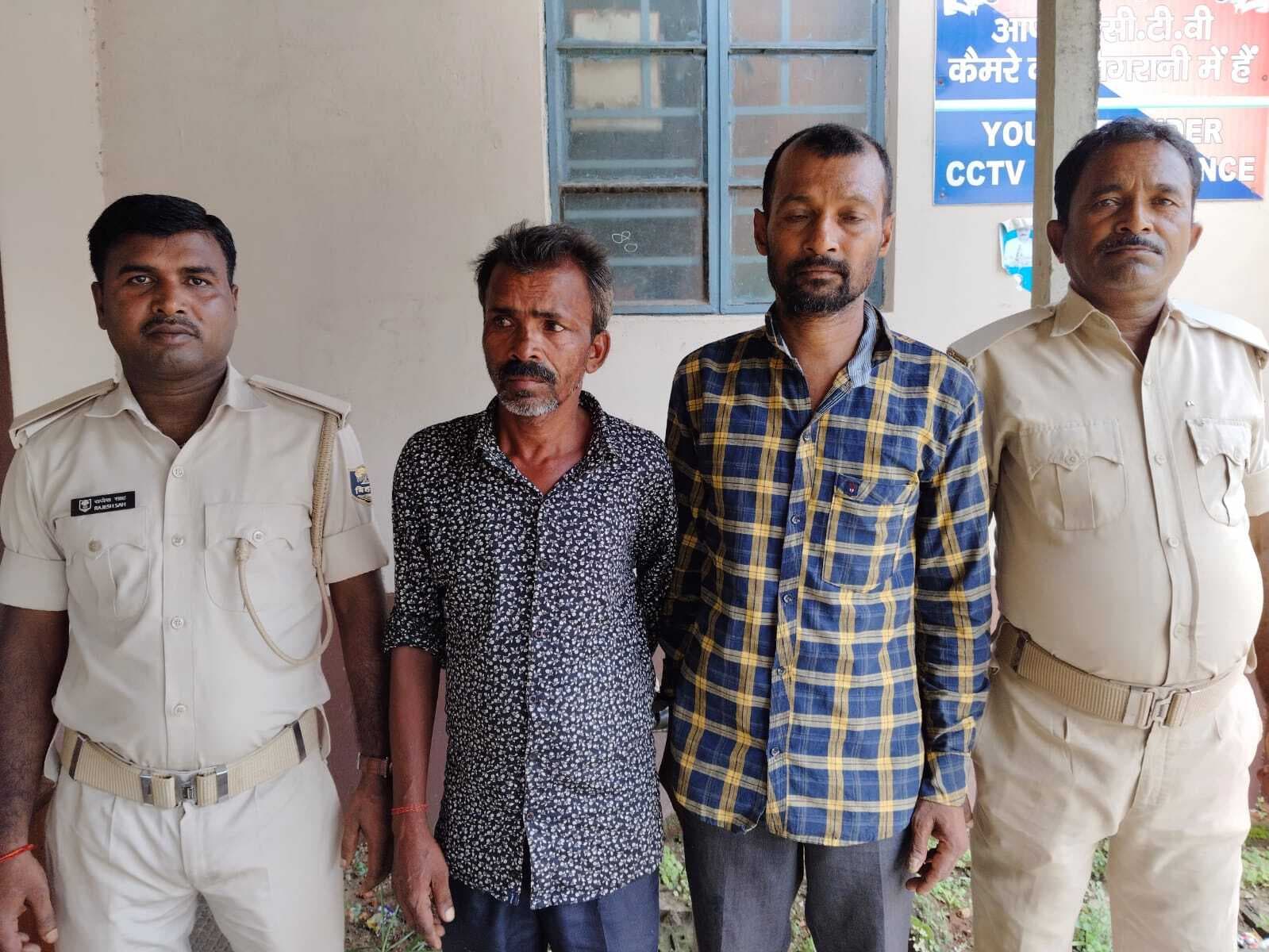 10 लीटर शराब के साथ दो गिरफ्तार