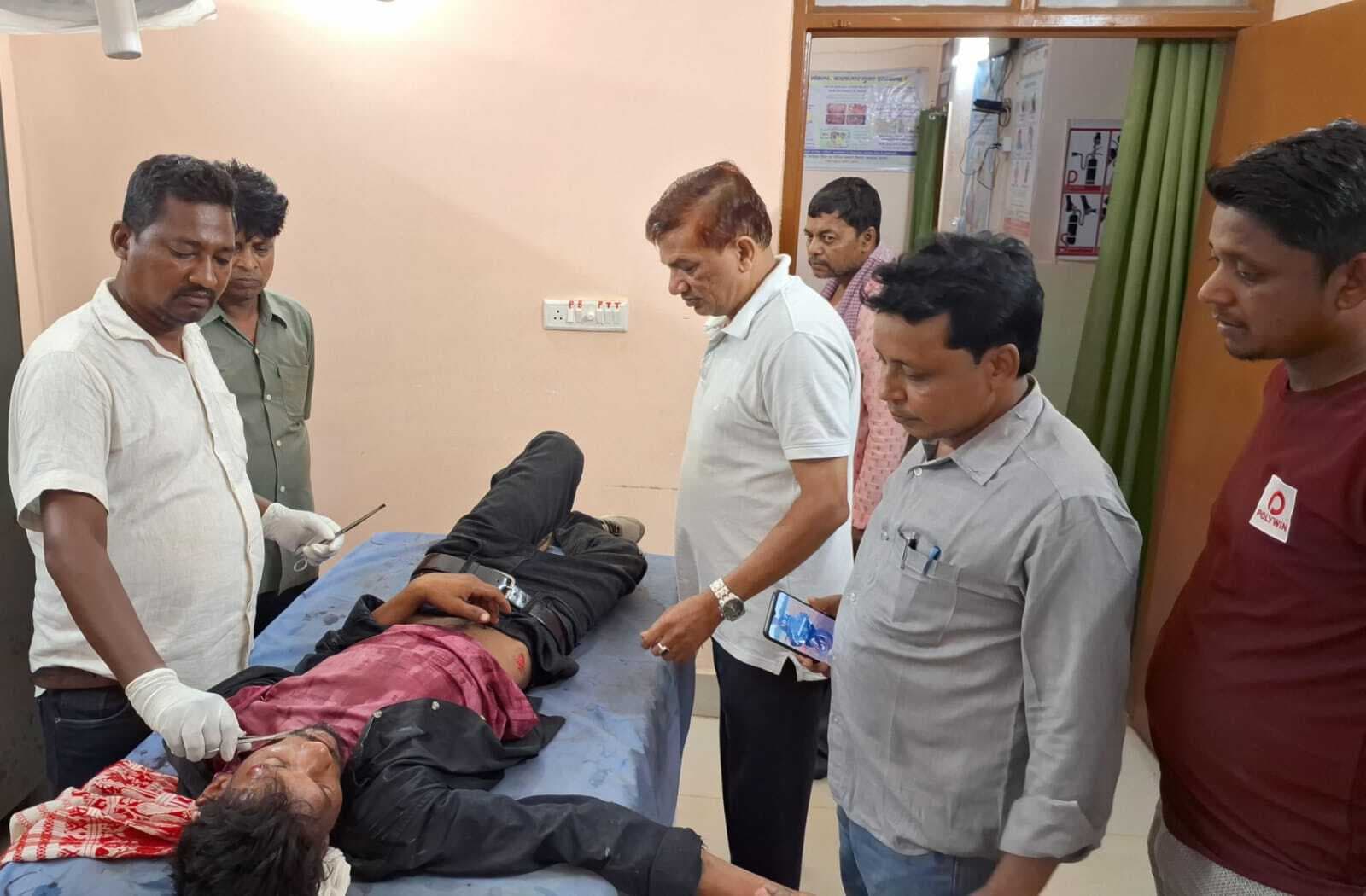 हादसा ::: तेज रफ्तार बाइक के धक्के से युवक घायल, रेफर