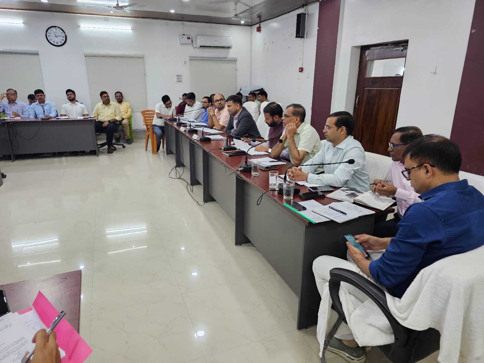 जिला समन्वय समिति की बैठक में डीएम ने की विकासात्मक योजनाओं के कार्यों की समीक्षा