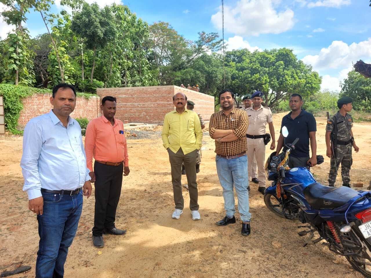 नये भवन के अधूरे कार्य को जल्द करें पूरा