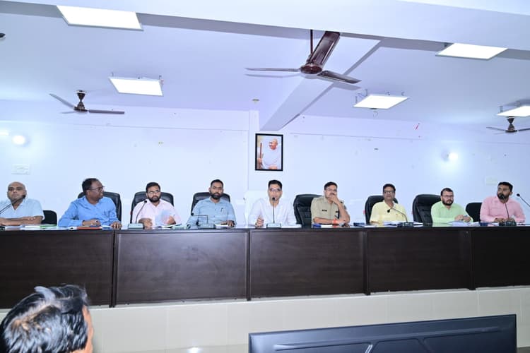 स्वच्छ वातावरण में होगी प्रधान शिक्षक नियुक्ति परीक्षा