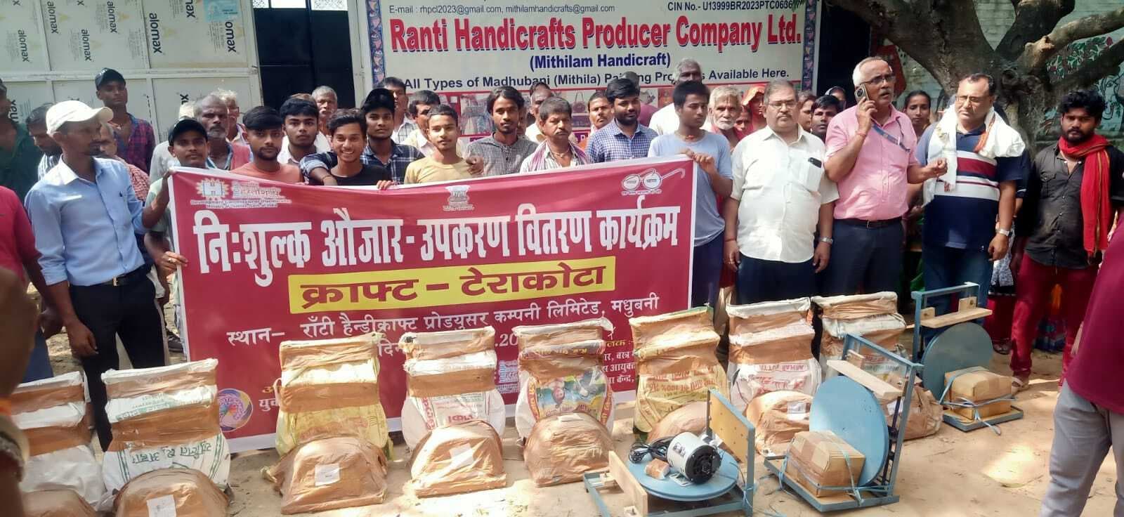 50 हस्तशिल्पियों को मिला टूल्स किट