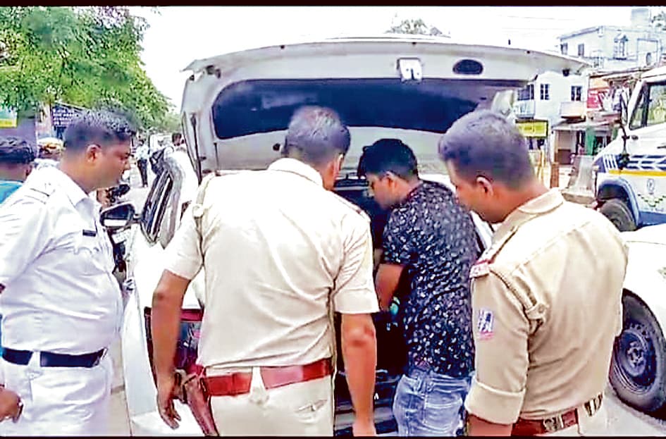 असामाजिक गतिविधियों की रोकथाम पर नाका चेकिंग