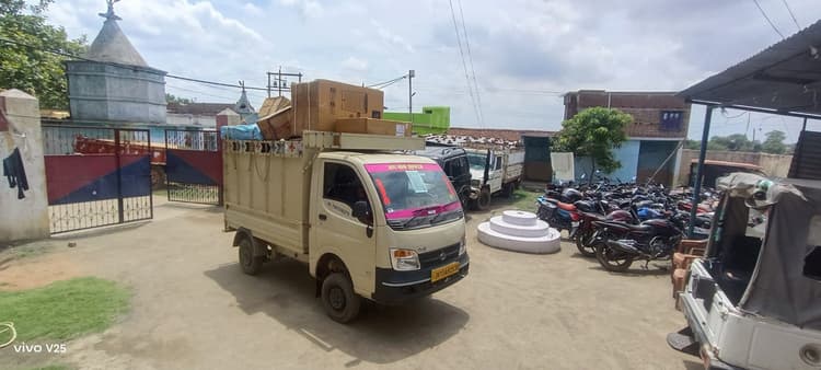 साइबर अपराधियों के ऑनलाइन शॉपिंग करने की सूचना पर पुलिस ने डिलीवरी वाहन की जांच की