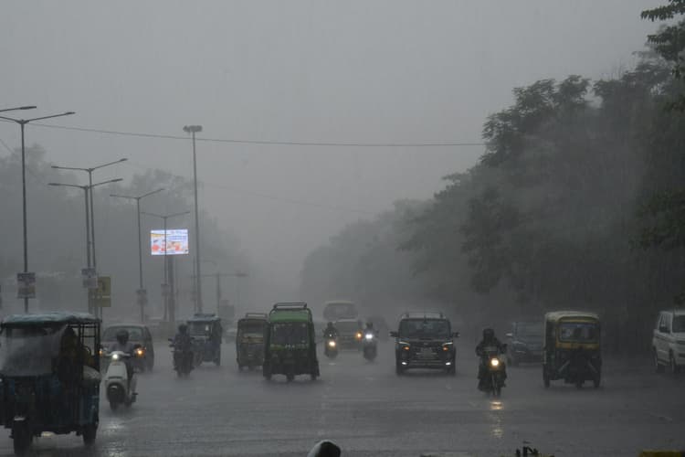 लंबे इंतजार के बाद पटना में झमाझम बारिश, 1 घंटे में 43 एमएम बरसा पानी