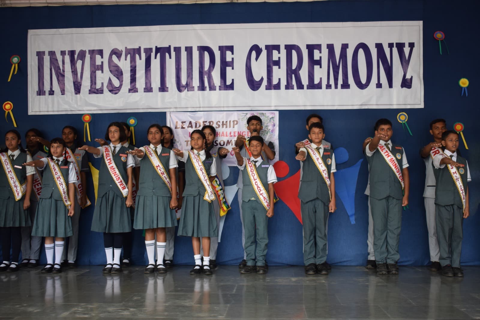 हॉली क्रॉस स्कूल में इन्वेस्टिचर सेरेमनी ऑफ स्टूडेंट काउंसिल