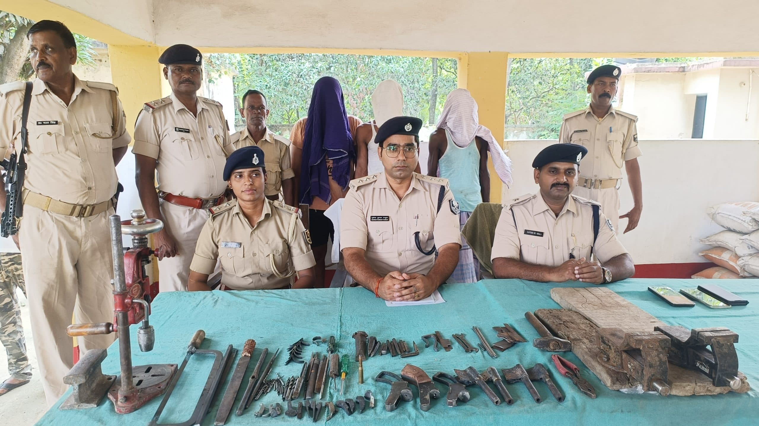 पुलिस के लगातार प्रयास से तीन महीनों में तीन मिनी गन फैक्ट्री का हुआ खुलासा