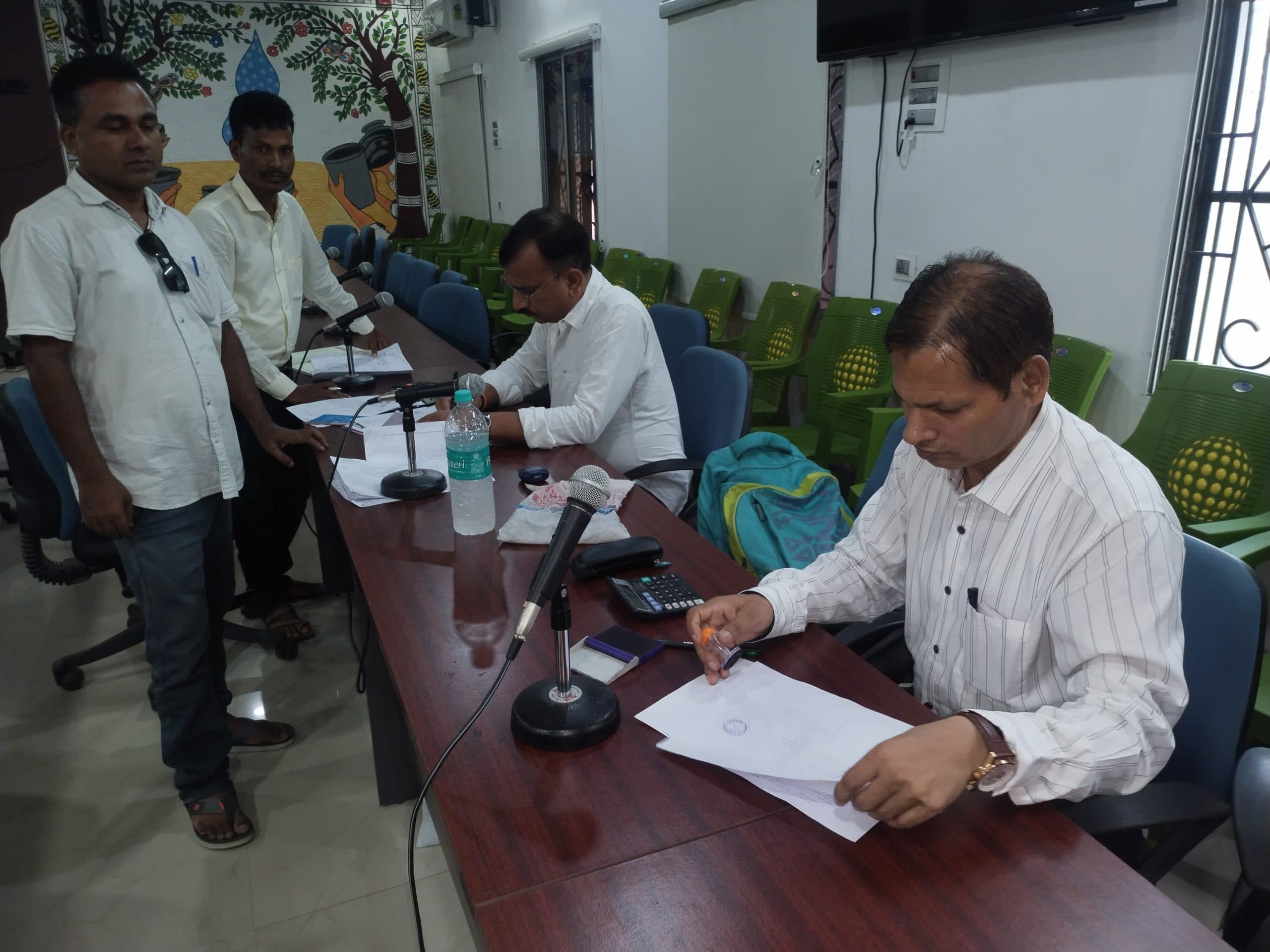 ग्राम कचहरी का किया अंकेक्षण