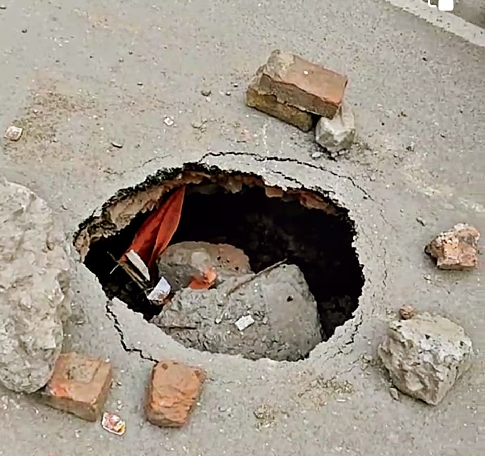 काशी बाजार एनएच पर बना है मौत का गड्ढा