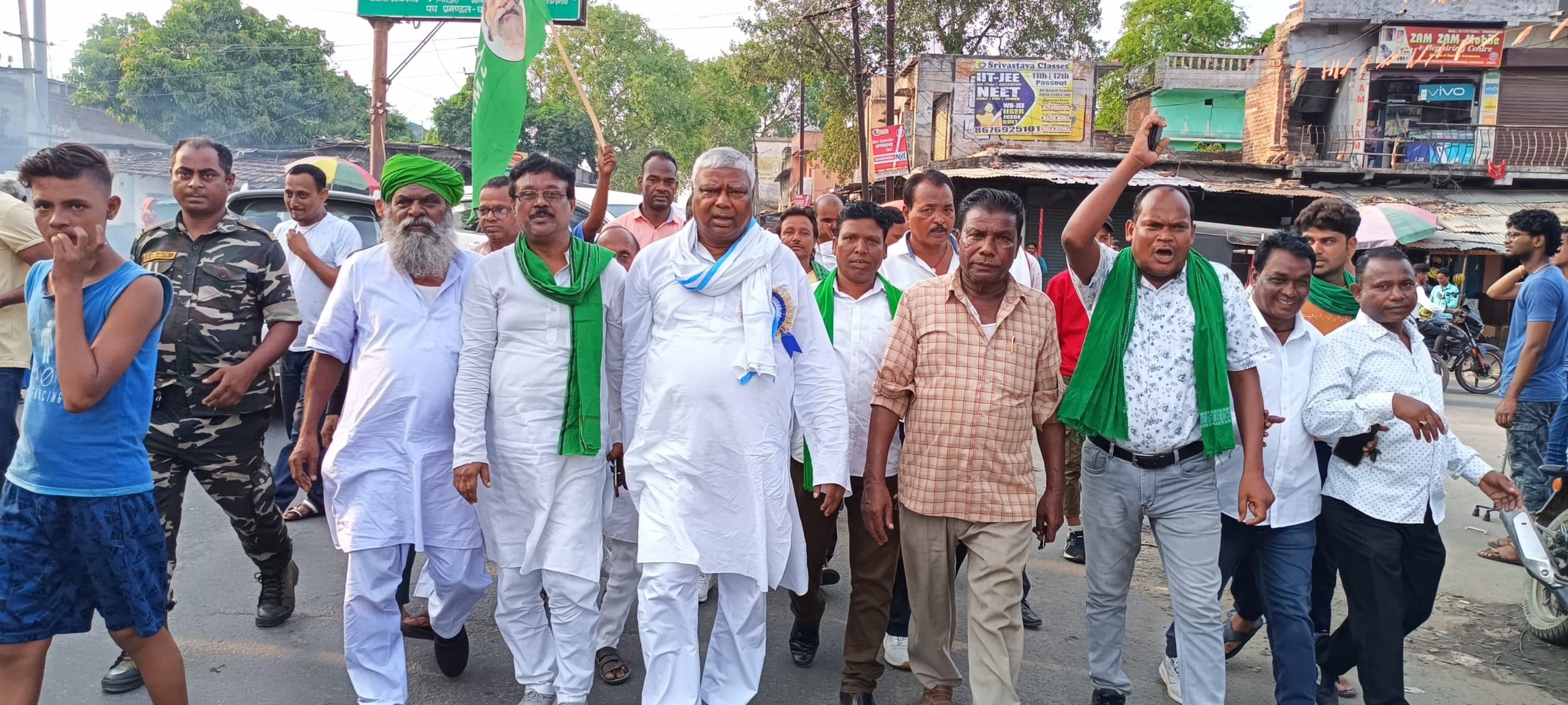 हेमंत सोरेन को जमानत मिलने पर एक साथ मनी होली-दिवाली