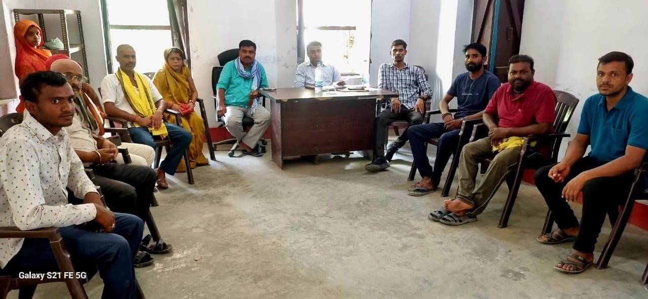 लाटबसेपुरा में आवेदन सत्यापन को लगा शिविर