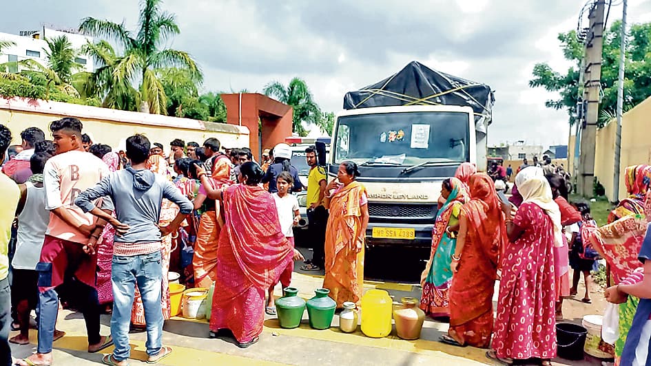 पुरुलिया पालिका के वार्ड 16 में पानी के लिए त्राहिमाम