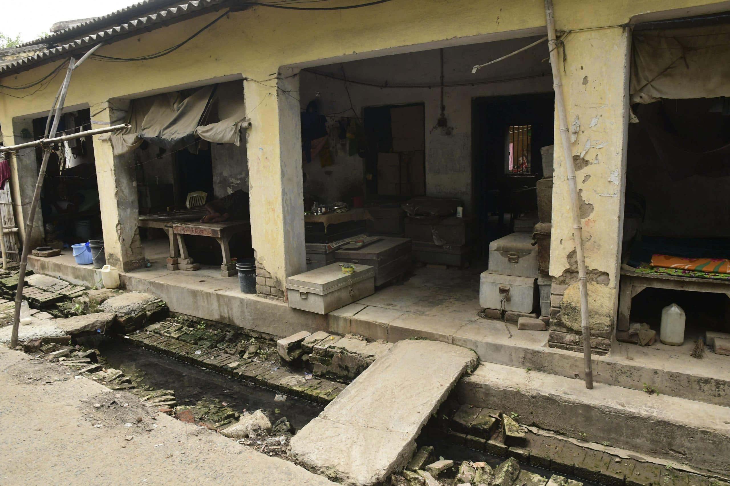 Patna : शौचालय में सो रहे पुलिसकर्मी, फिटनेस ग्राउंड में भर दी मिट्टी