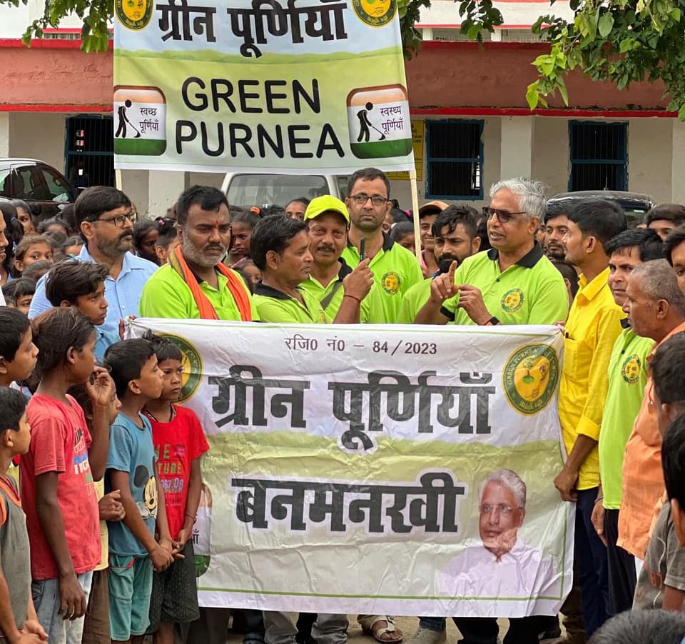 छात्रों ने कहा-हम न पेड़ काटेंगे न किसी को काटने देंगे