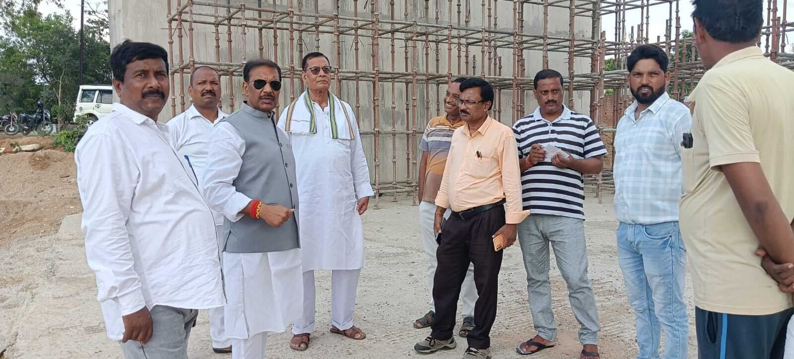 पांच साल में भी रेलवे ओवरब्रिज तैयार नहीं, कार्य की गति धीमी: 20 सूत्री उपाध्यक्ष