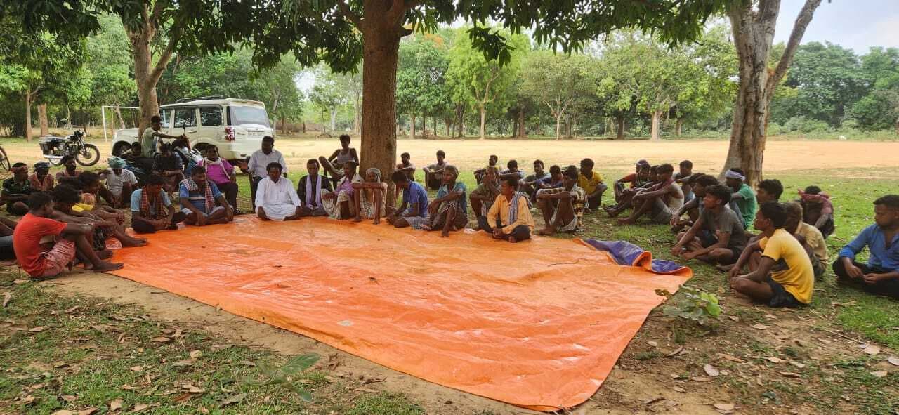 जमीन विवाद को लेकर आयोजित बैठक स्थगित