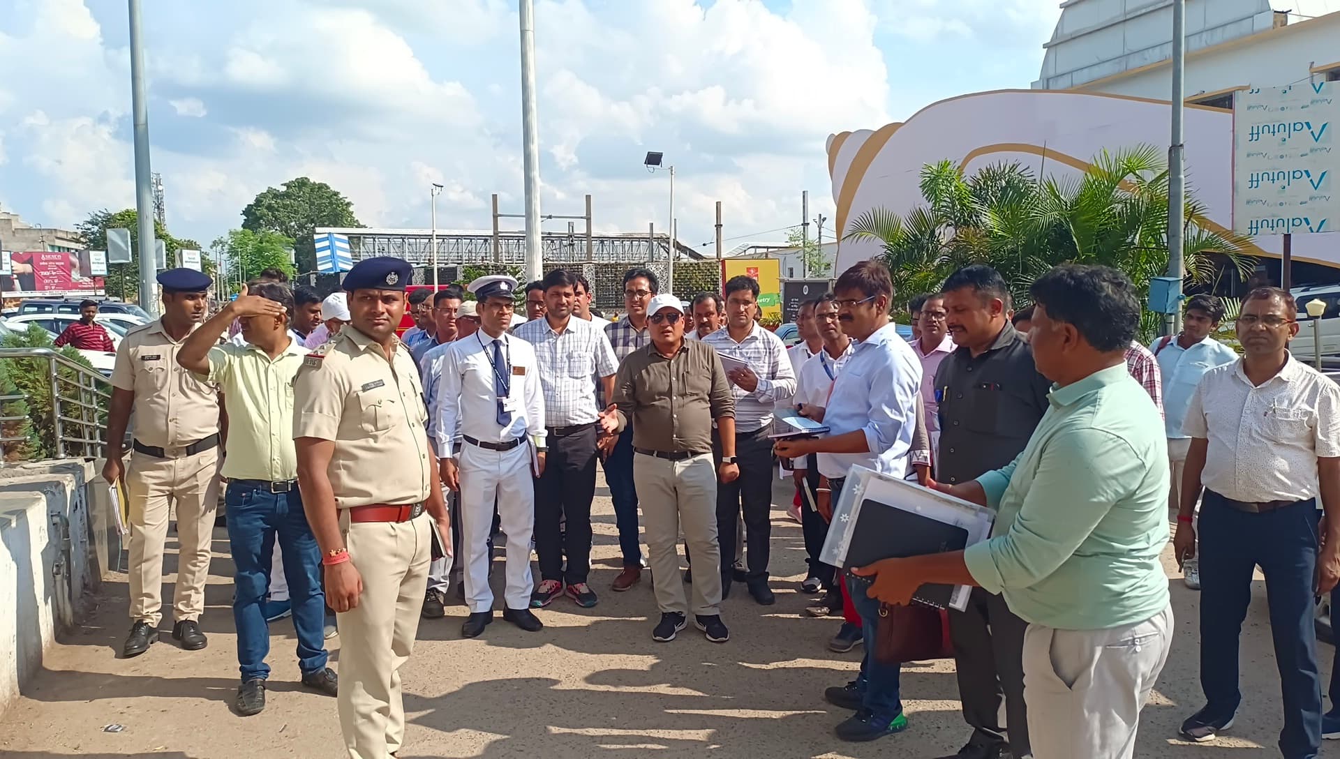 कांवरियों के ठहराव के लिए स्टेशनों पर रहेगी पर्याप्त व्यवस्था, बनाये जा रहे पंडाल