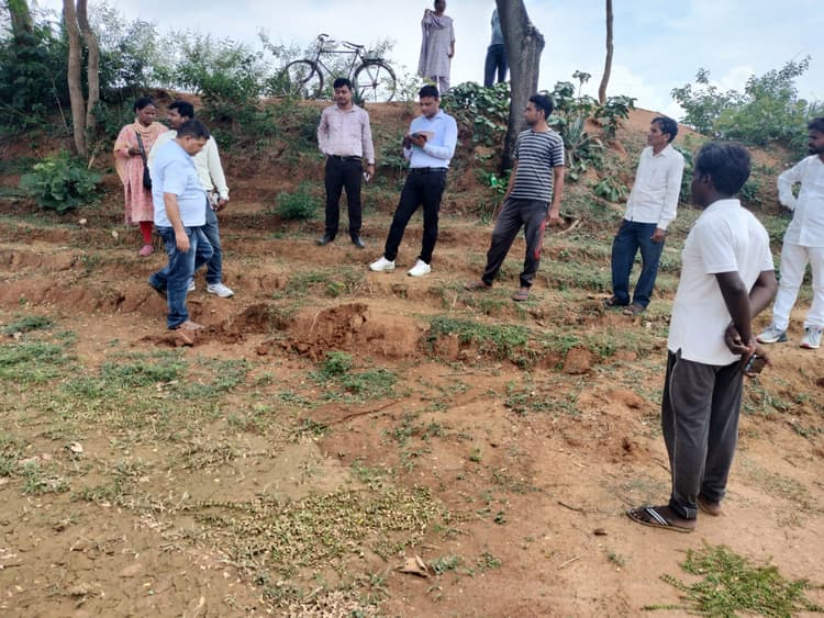 राज्य स्तरीय टीम ने सोनारायठाढ़ी व सारवां में की मनरेगा योजनाओं की जांच
