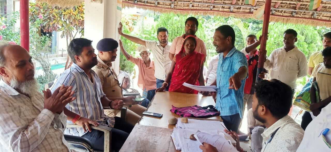 जनता दरबार में आठ मामलों का हुआ निष्पादन