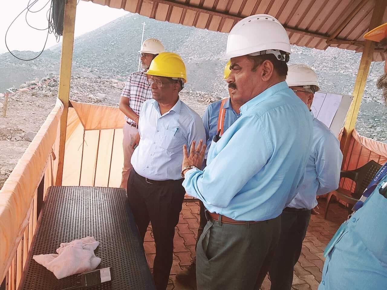 सीसीएल सीएमडी ने एकेके ओसीपी का किया निरीक्षण