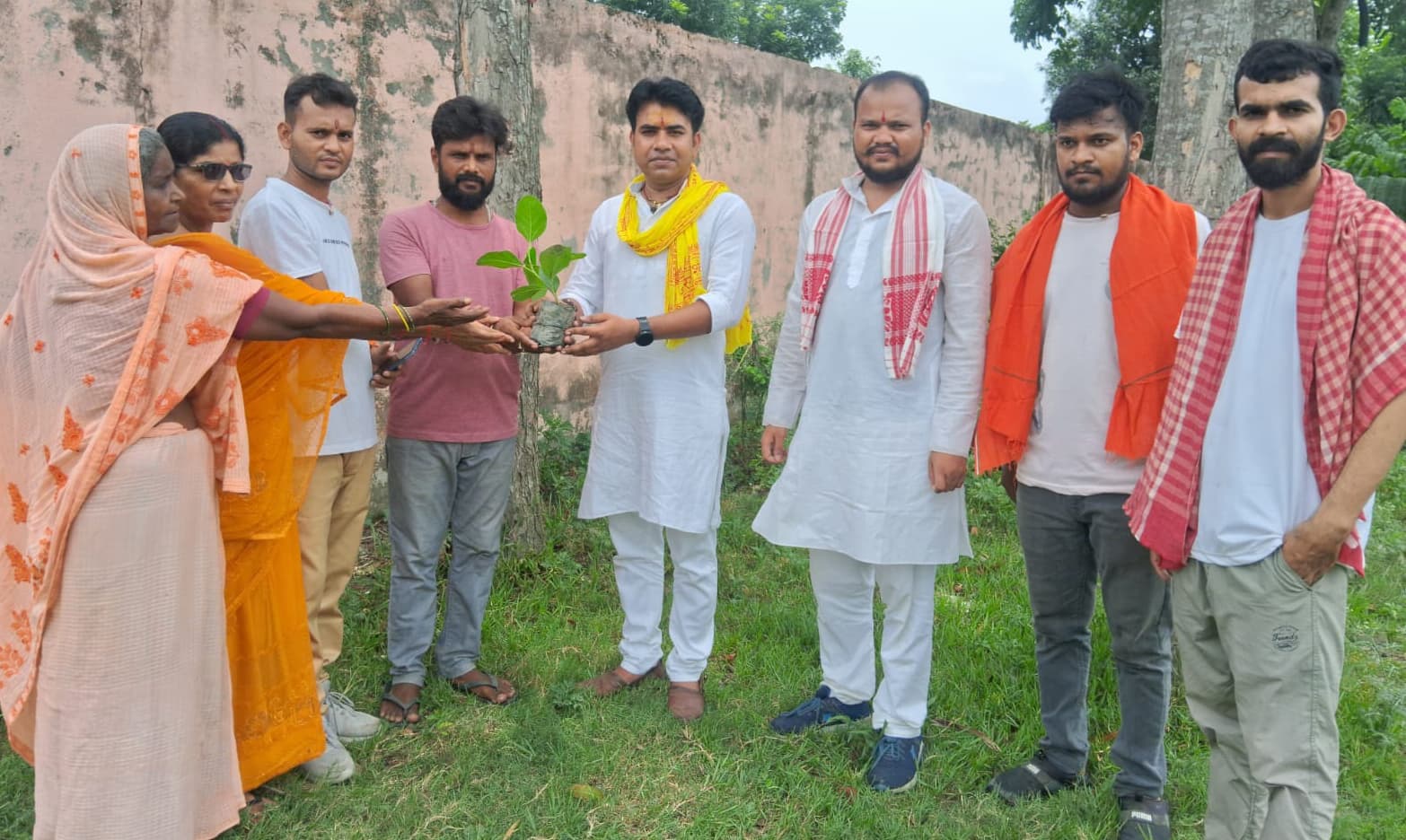 बजरंग दल ने सेवा सप्ताह को ले किया पौधरोपण