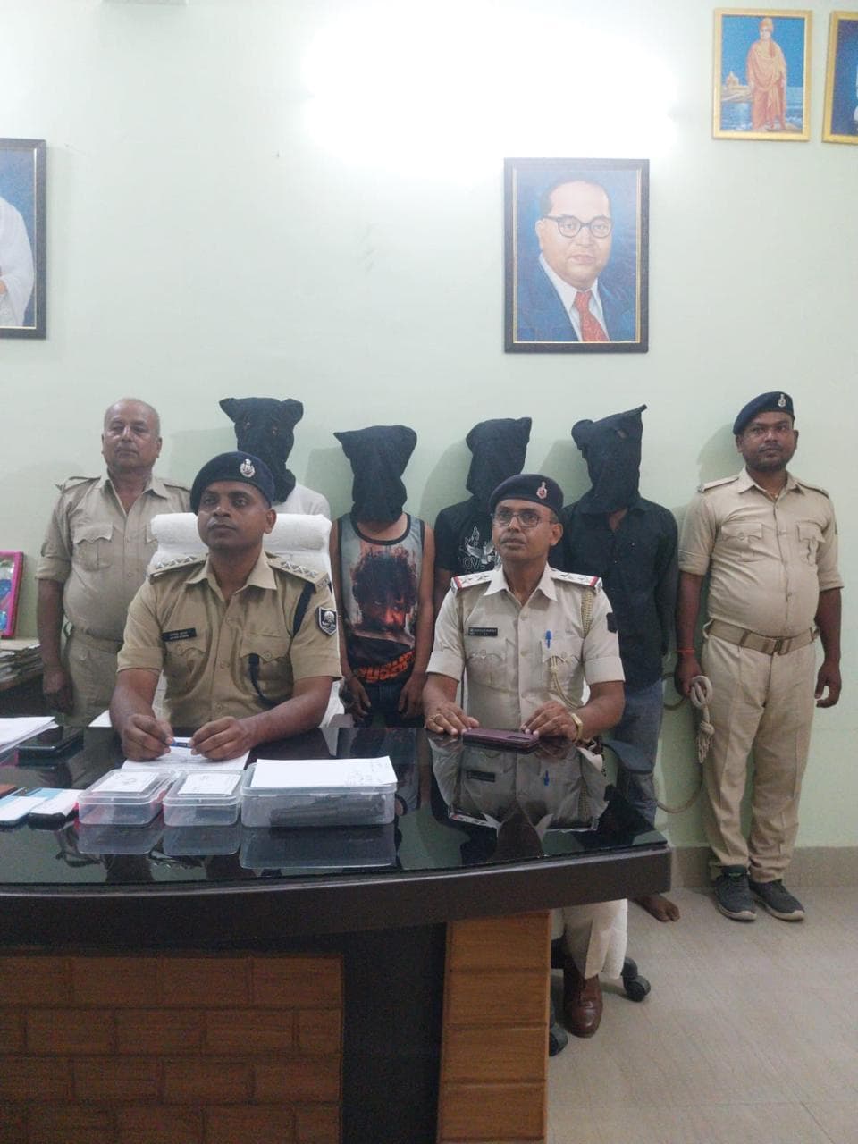 सेल्समैन से लूट मामले में चार अपराधी गिरफ्तार