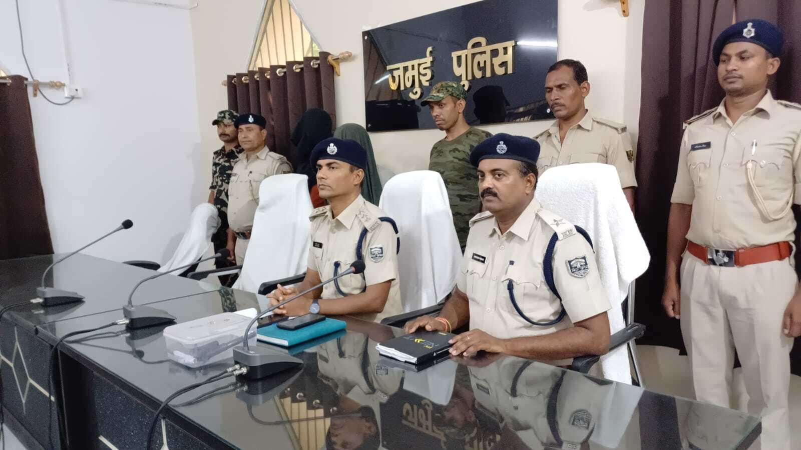 रंगदारी वसूल करने जा रहे दो अपराधी हथियार के साथ गिरफ्तार