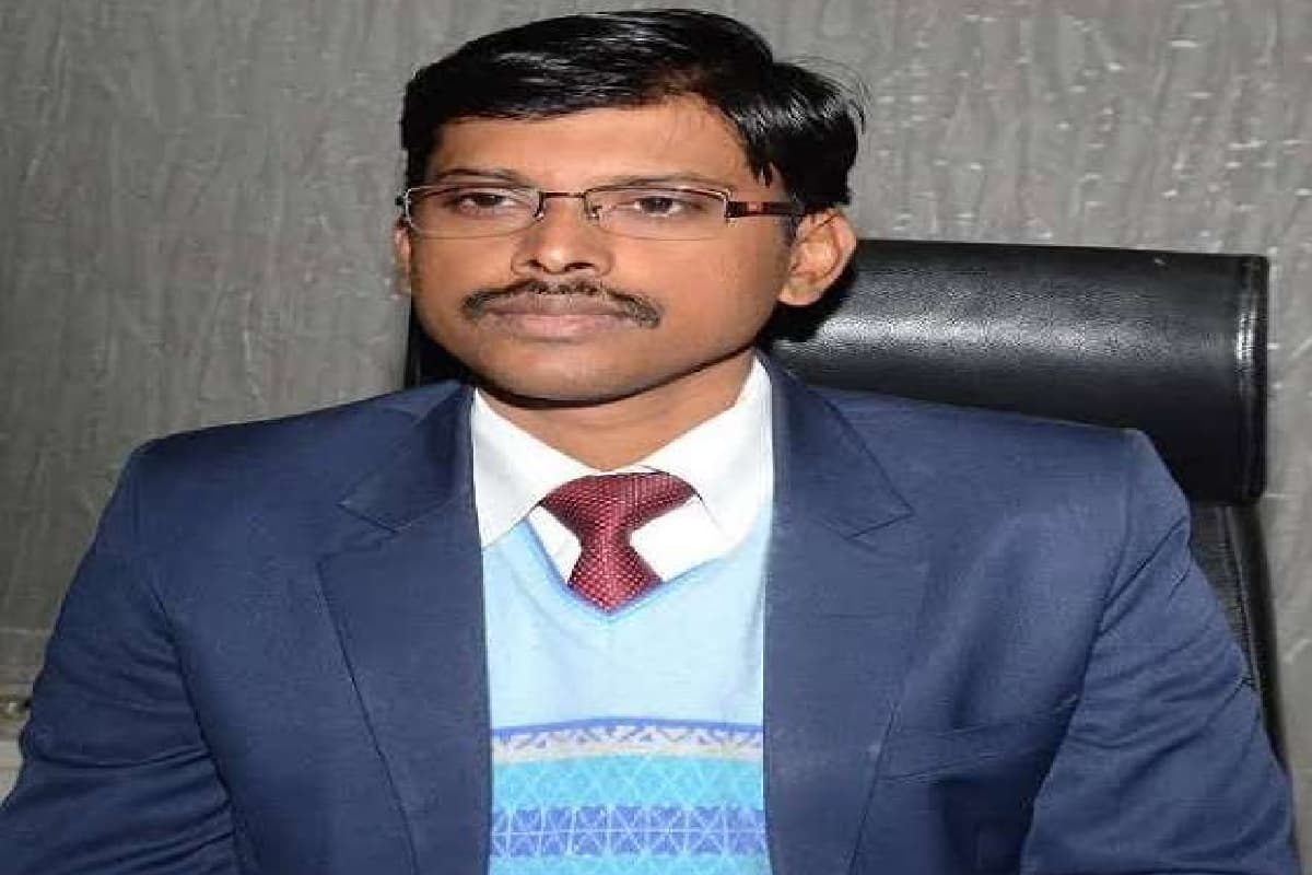 दाखिल-खारिज में लापरवाही बरतने पर गया डीएम ने की कार्रवाई, राजस्व कर्मचारी को किया निलंबित