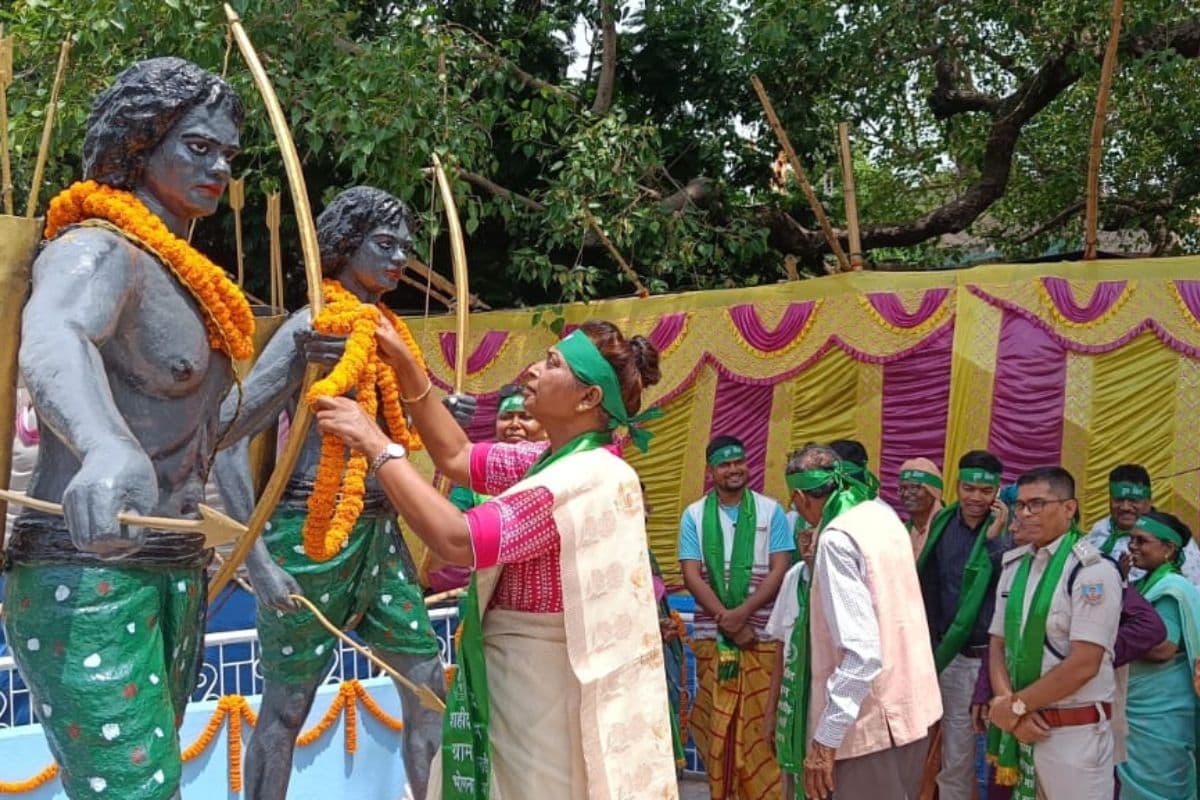 हूल दिवस 2024: दुमका से भोगनाडीह की पदयात्रा पर निकले लोग, 30 जून को संताल हूल के शहीदों को करेंगे नमन