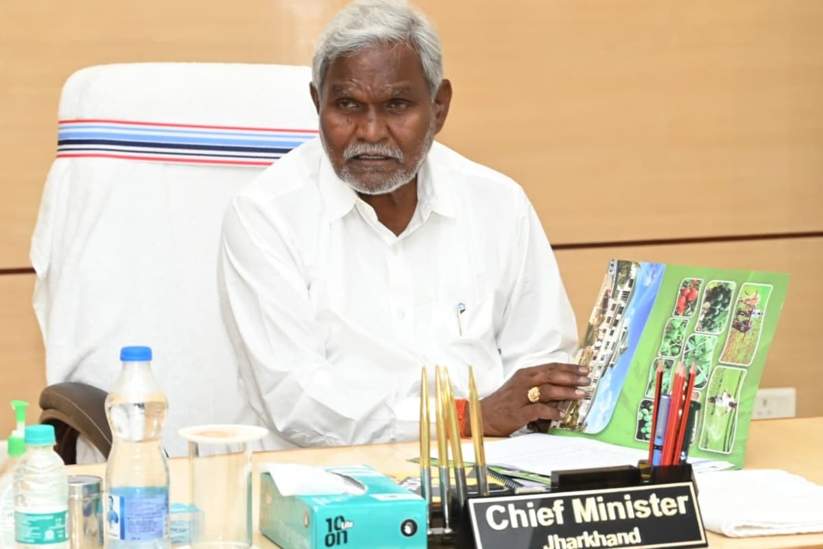 CM चंपाई सोरेन की ताबड़तोड़ बैठक, कहा - किसानों की कर्ज माफी के लिए बैंकों से करेंगे बात