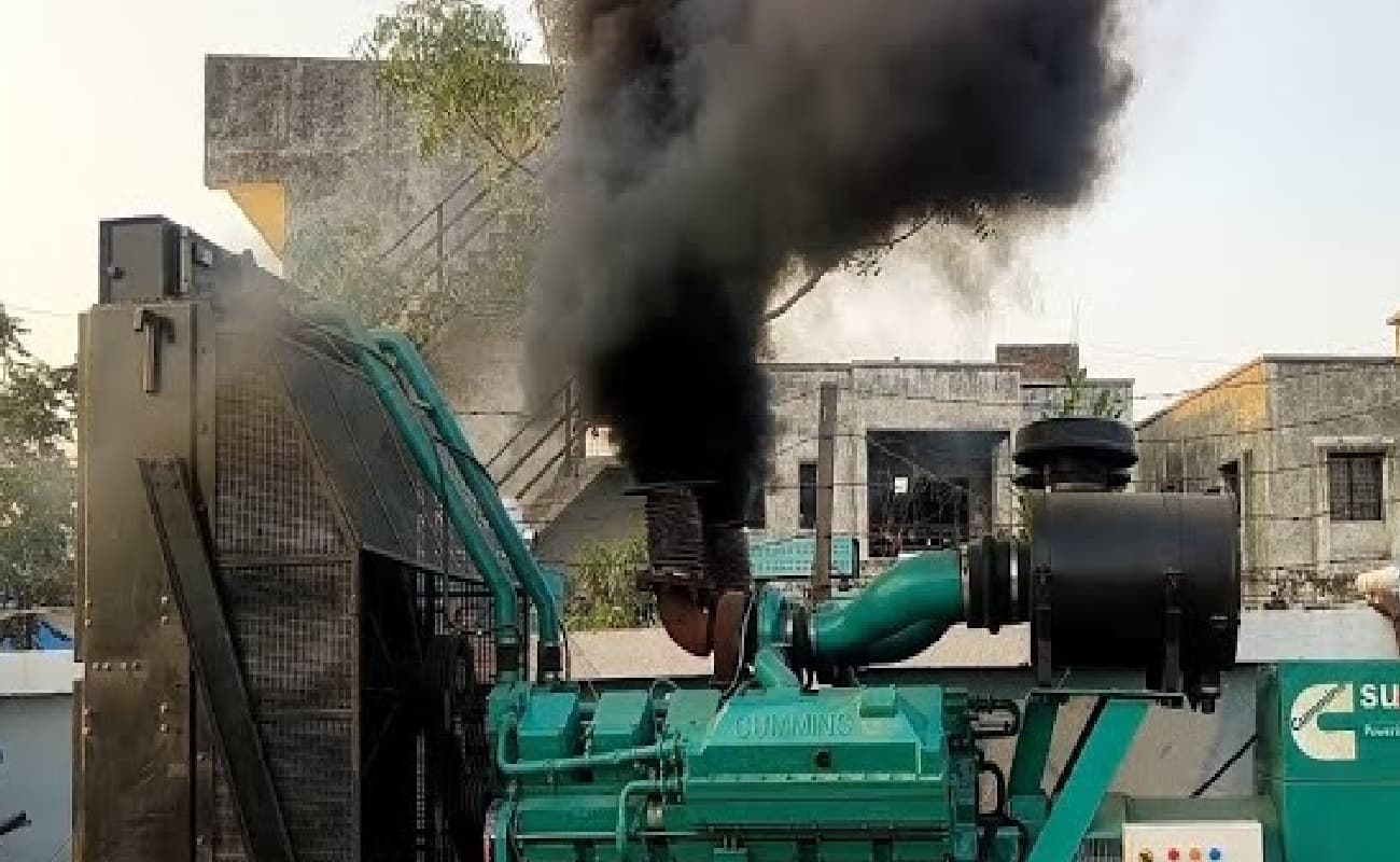 भागलपुर में कई जगहों पर नालों में जेनसेट का पाइप, लोगों के लिए बना परेशानी का सबब