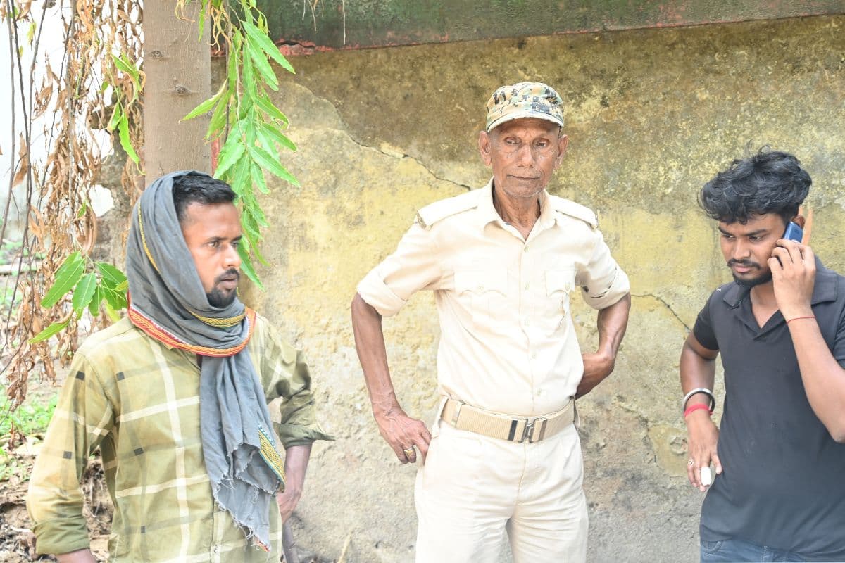 सूचना मिलते ही पहुंची पुलिस