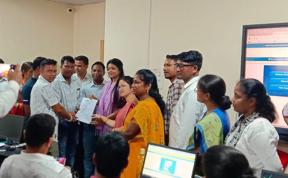 रेलवे क्षेत्र में मुखिया फंड से विकास कार्य को ठप करने का मामला पंचायत राज विभाग के निदेशक के पास पहुंचा