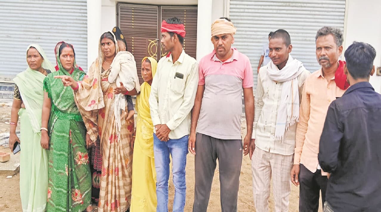 कैमूर में रोजगार के लिए पैसे देने के नाम पर 84 महिलाओं से ठगी, लाखों रुपये लेकर भागे बदमाश