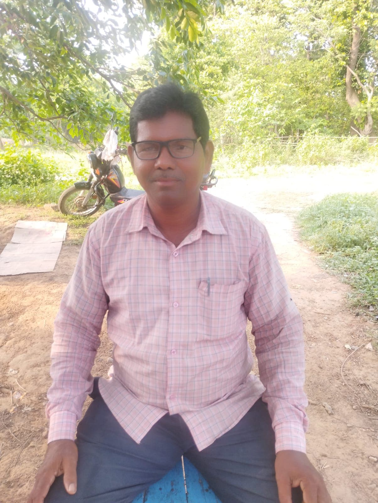 रायबार हाड़ाम कान्हूराम मुर्मू अब तक 100 से अधिक जोड़ियों को बंधवा चुके हैं विवाह के बंधन में