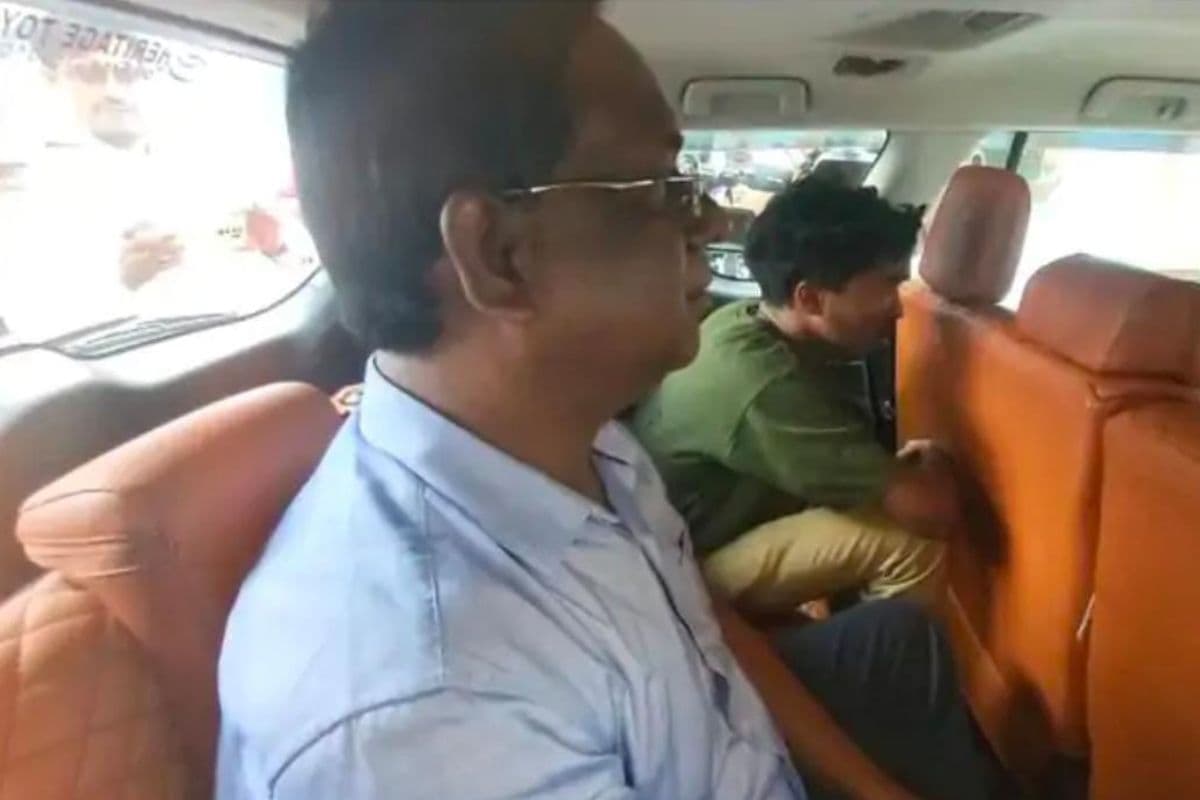 NEET Paper Leak: सीबीआई की बड़ी कार्रवाई, हजारीबाग के ओएसिस स्कूल के प्रिंसिपल व वाइस प्रिंसिपल अरेस्ट