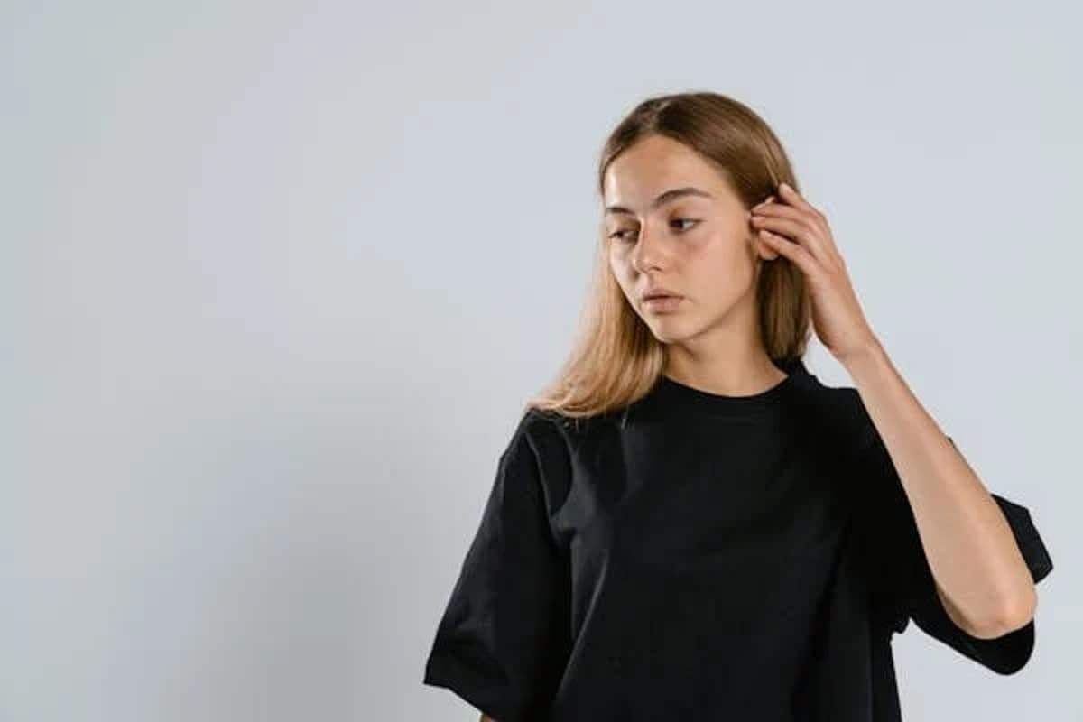 Black Color Clothes: क्या सही में काले कपड़े पहनना होता है अशुभ? जानिए क्यों कही जाती है ये बात