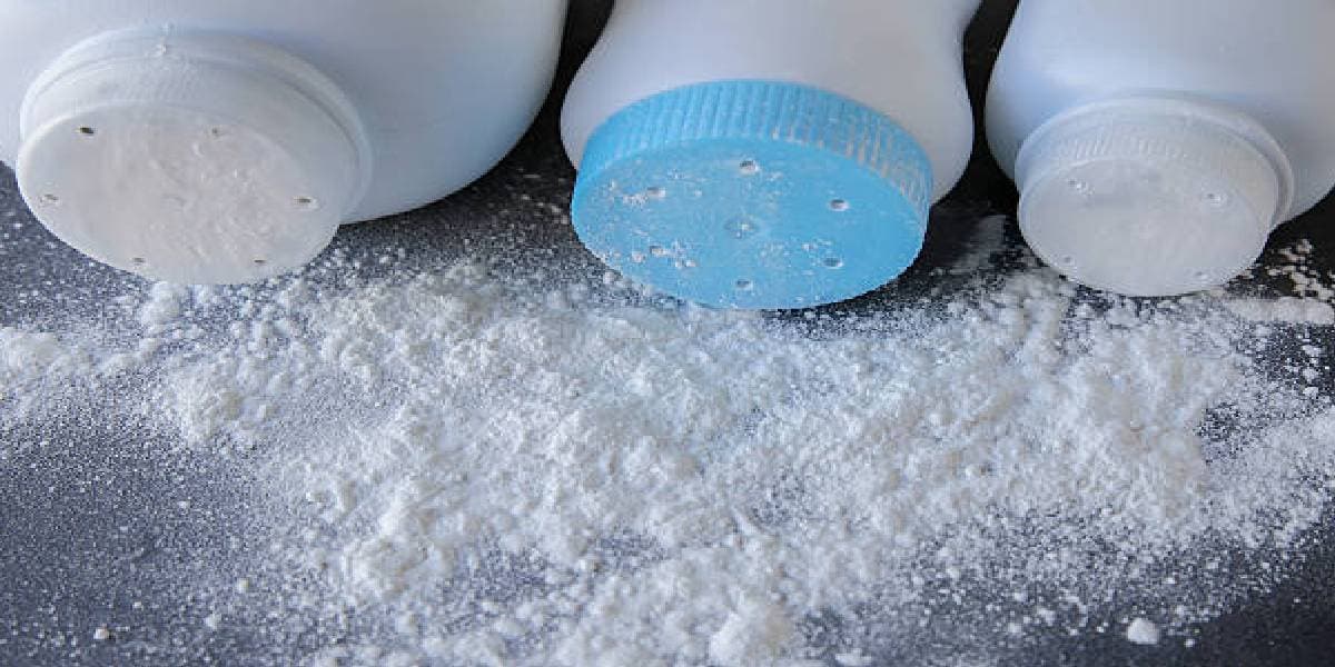 Cancer Risk: अगर आप बच्चों को टैल्कम पाउडर लगाते हैं, तो हो जाएं सावधान, इससे कैंसर का खतरा बढ़ सकता है?