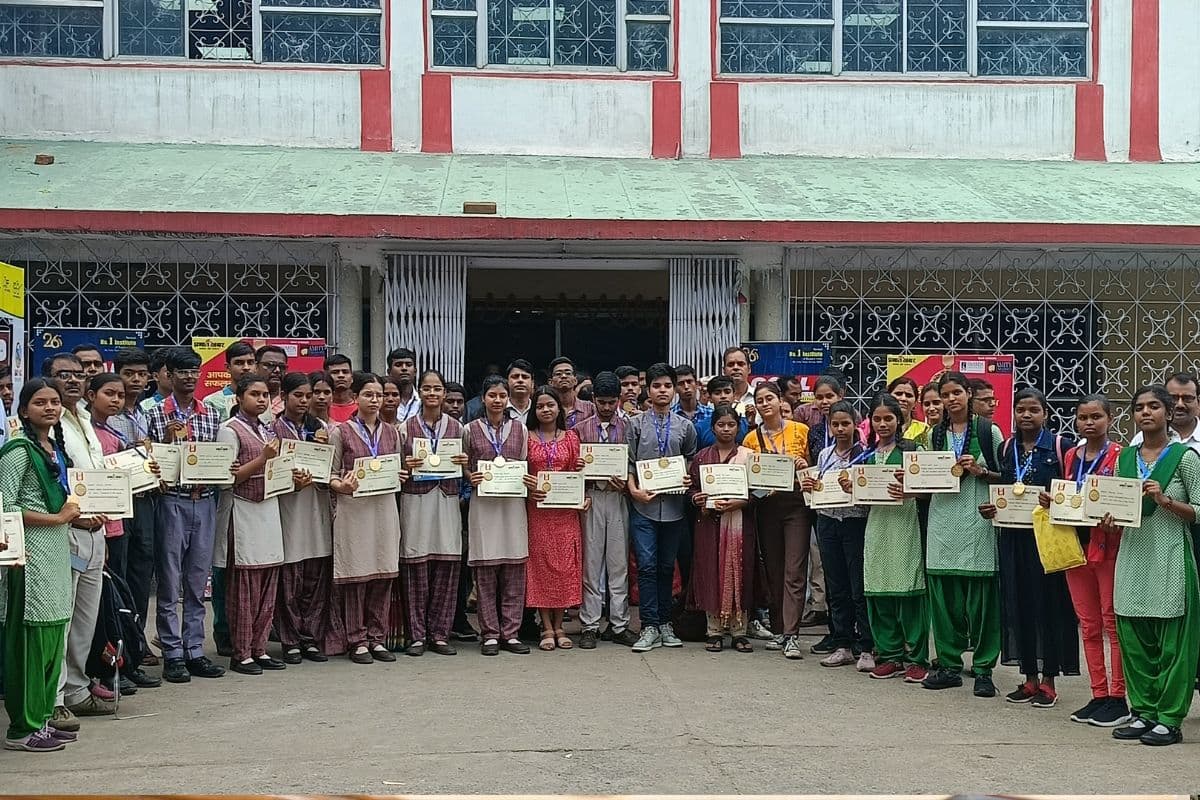 प्रभात खबर प्रतिभा सम्मान 2024: बेरमो में 10वीं और 12वीं बोर्ड के 523 होनहार सम्मानित