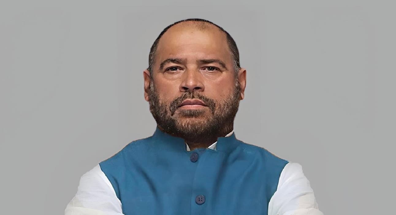 Tejashwi Yadav: तेजस्वी को सत्ता का फॉर्मूला दे गए मामा साधु यादव, बोले- भीड़ नहीं, वोट जोड़िए